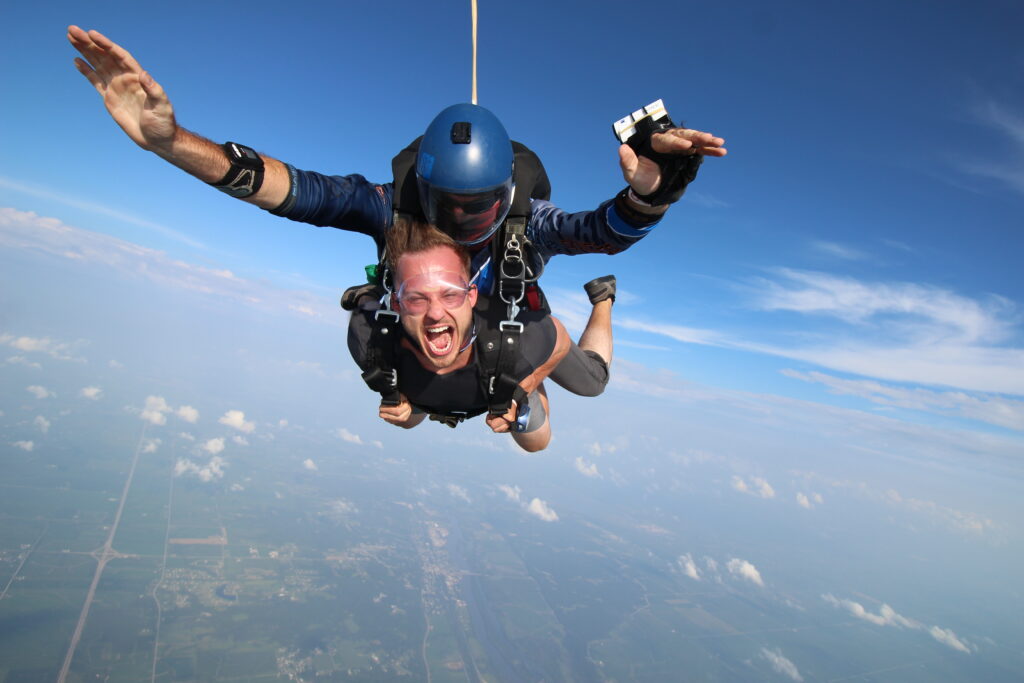 tandem first time jump freefall from 13,500' at Skydive Chicago