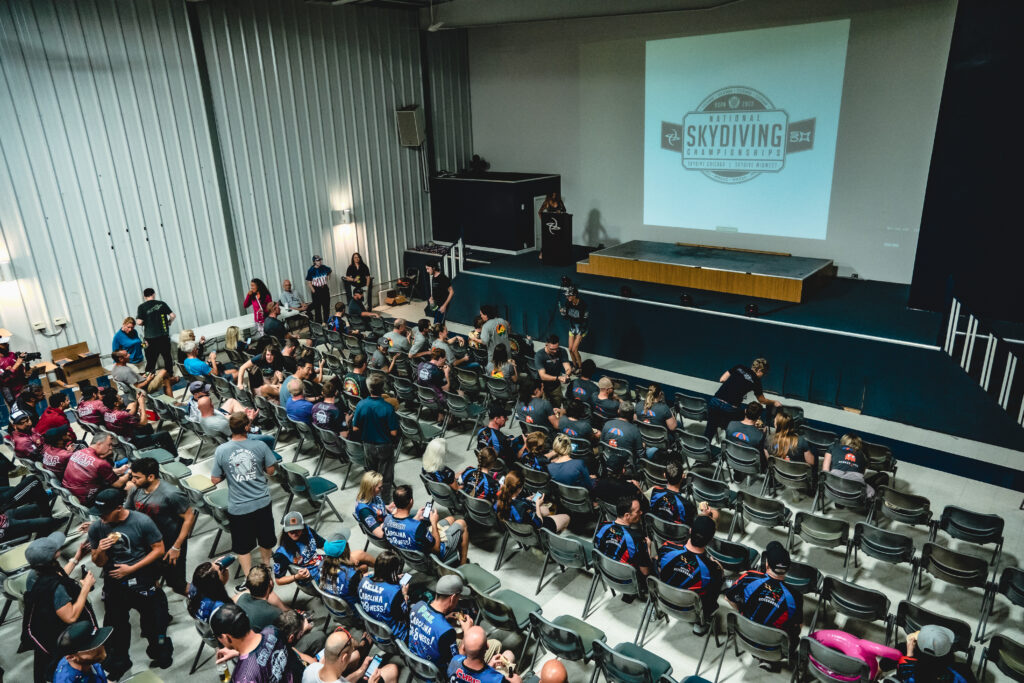 Skydive Chicago hosts USPA Nationals