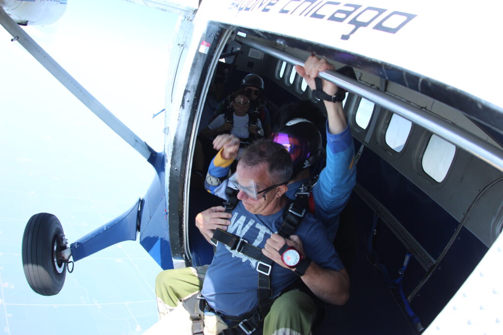 a tandem pair preparing to leap, which does not feel like a roller coaster, but floating