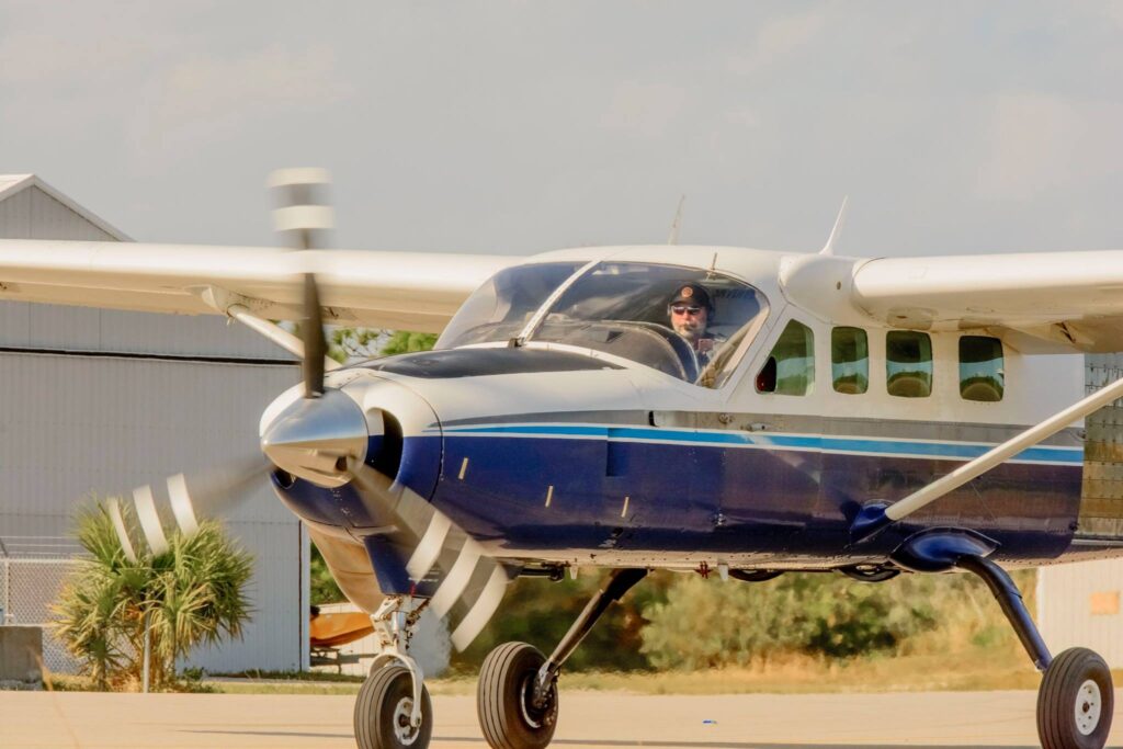 Dave Schwartz flying the Skydive Chicago caravan in Florida