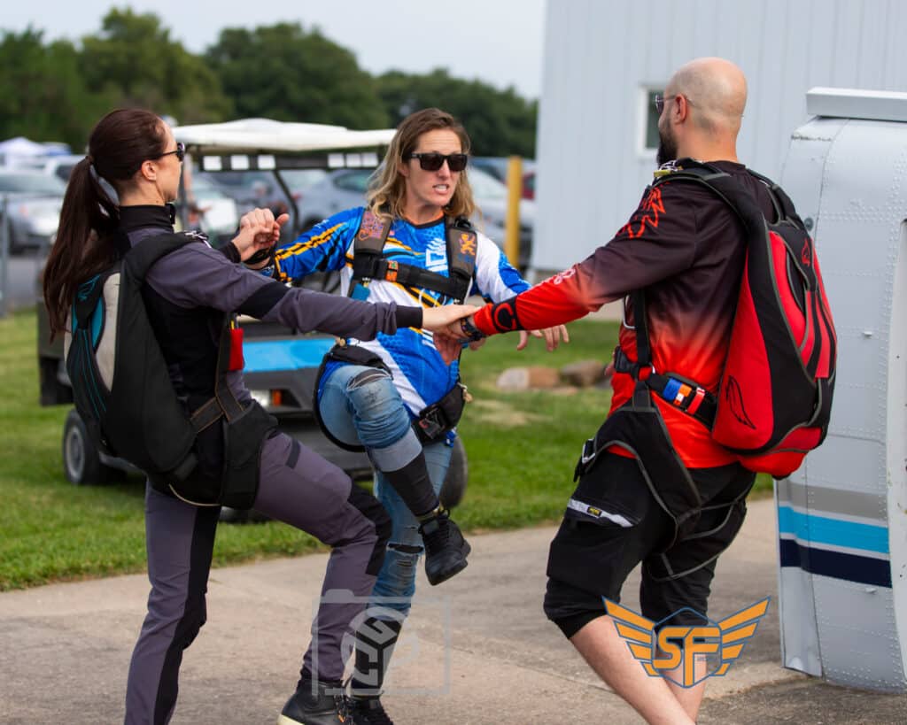 SDC Core's Steph Strange load organizes a group at Skydive Chicago