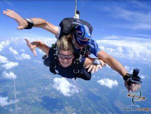 first time skydiver showing you can breathe in freefall at skydive chicago
