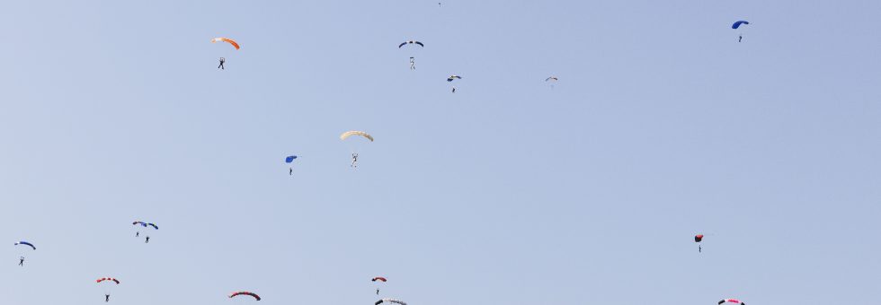 parachutes landing